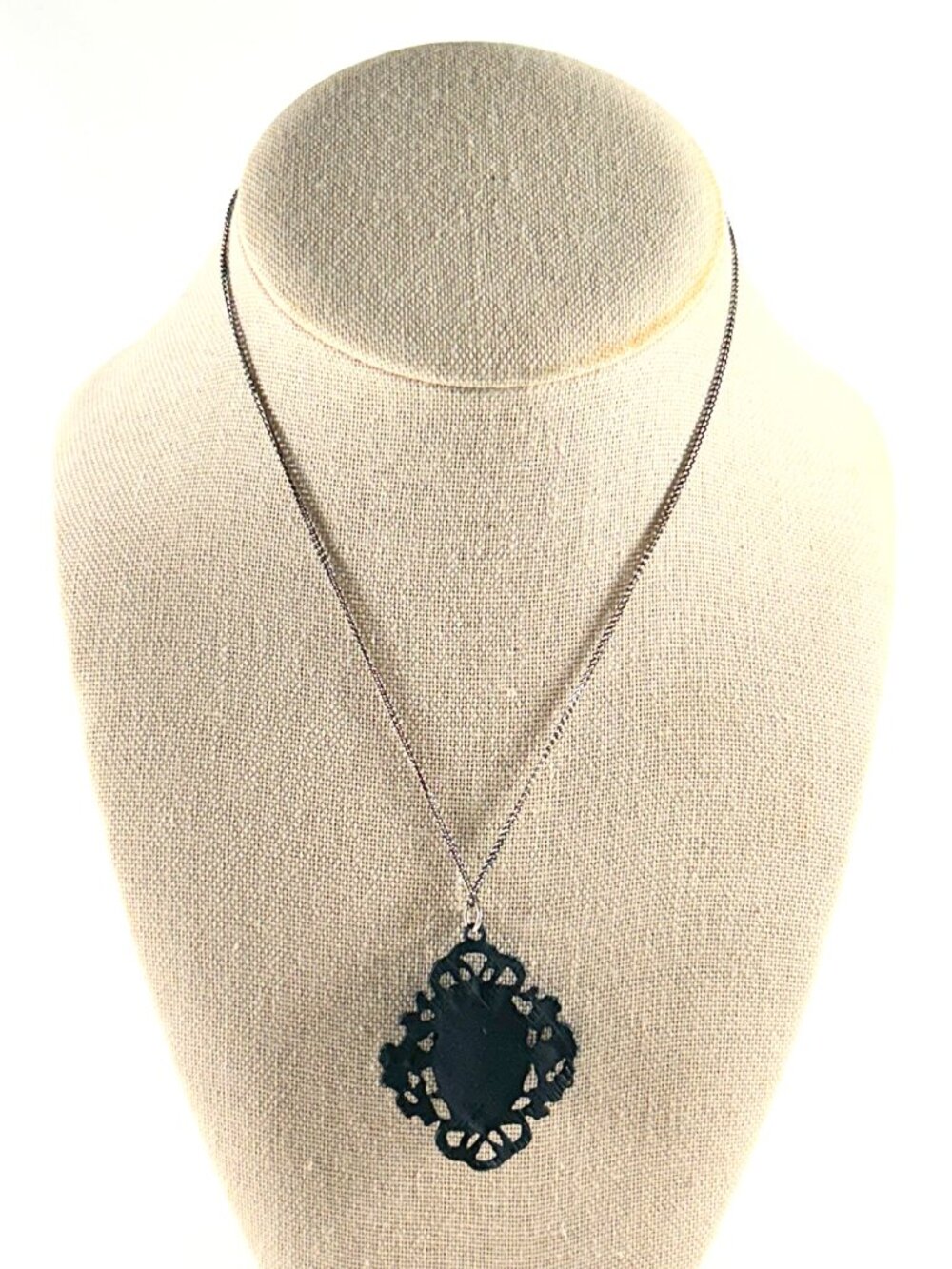 Pendant 16" Faceted Lucite In a Filigree Cast Metal Setting & Silvertone Chain